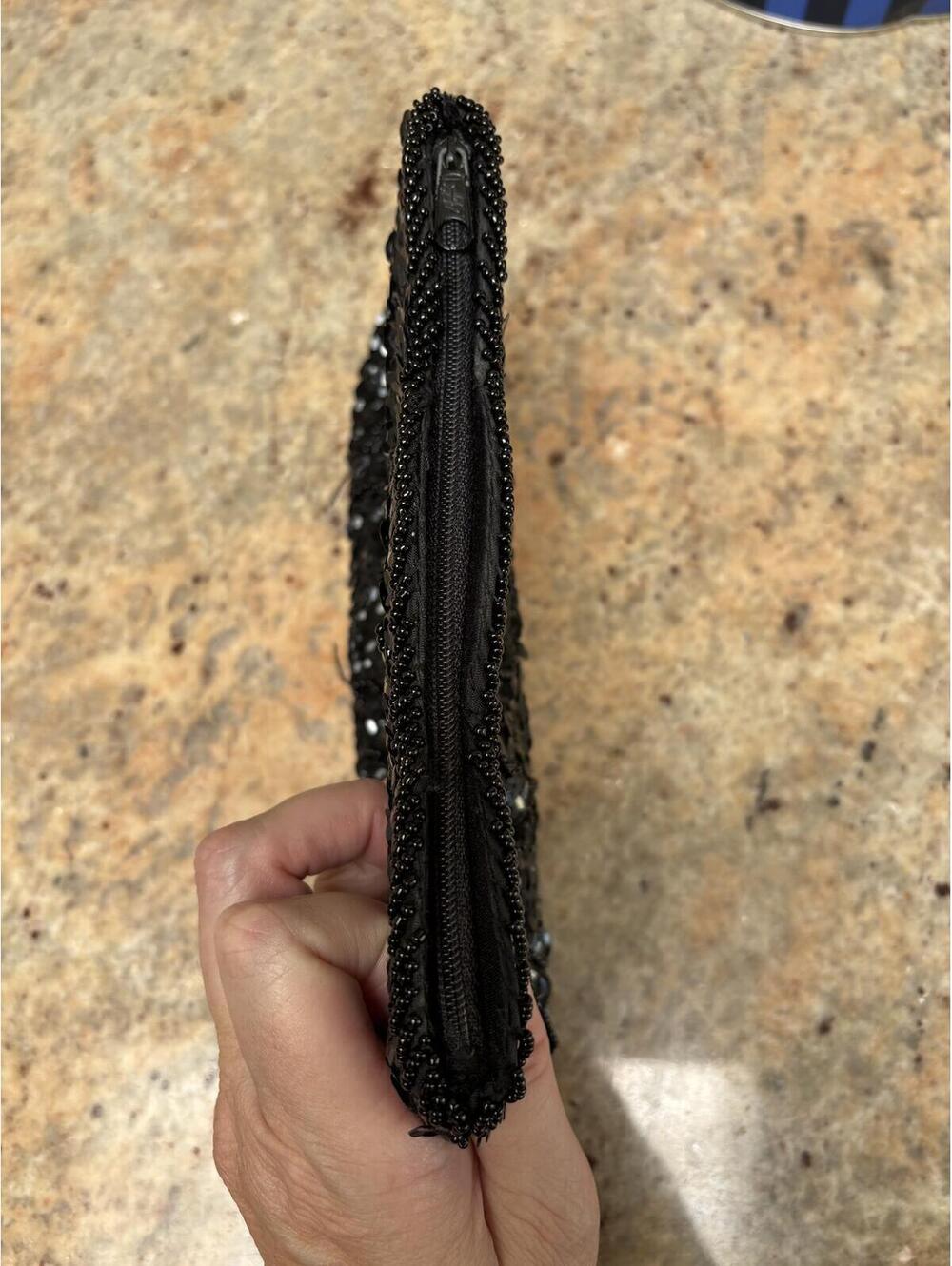 Black Sequin Beaded Clutch Bag - Picture 4 of 6